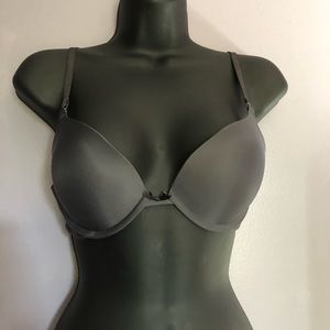 Victoria’s Secret 34C navy blue bra